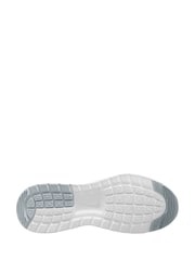 Nike White/Silver Air Max Nuaxis Trainers - Image 4 of 4