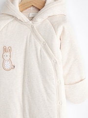 Nerzbraun - Baby-Einteiler aus Jersey mit Kapuze - Bild 4 von 7
