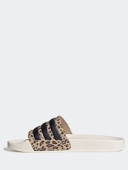 Weißer Grund - adidas Sportswear Adilette Sliders - Bild 2 von 9
