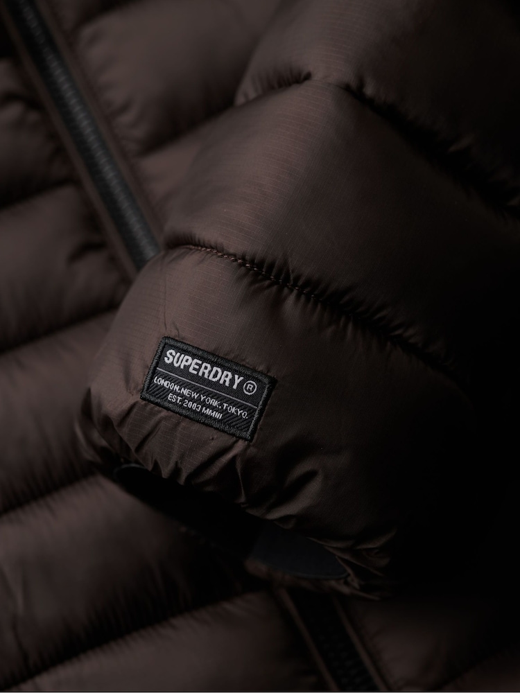 Коричневый - Fuji спортивная куртка с капюшоном Superdry - Изображение 6 из 6 Коричневый - Fuji спортивная куртка с капюшоном Superdry - Изображение 6 из 6