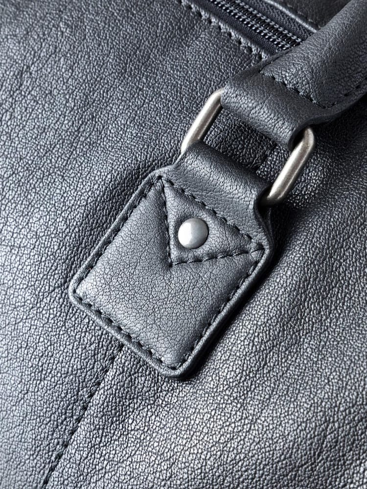 Lakeland Leather Black Medium Discoverer Leather Holdall - Image 7 of 7