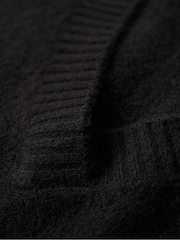 Schwarz - Superdry Oversize-Pullover mit V-Ausschnitt - Bild 6 von 6