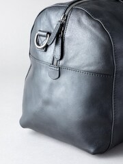 Lakeland Leather Black Scarsdale Leather Holdall - Image 4 of 7