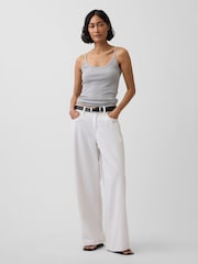 Gris - Camiseta corta de cuello redondo con detalle de punto de Gap - Imagen 3 de 4