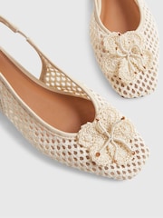 River Island フラワー クロシェ フラット スリングバック シューズ - 画像 6 / 6