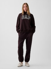Καφετί - Gap VintageSoft Oversized Mock Neck Logo Sweatshirt - Εικόνα 3 από 5
