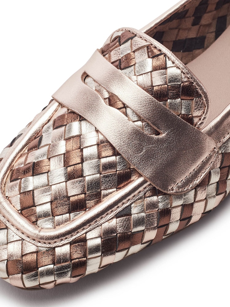 Moda in Pelle Metallic Folia Leather Sqaure Toe Woven Loafers - Image 4 of 4