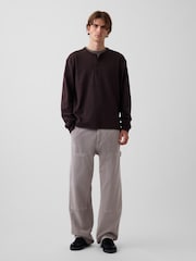 Καφετί - Gap Relaxed Henley T-Shirt - Εικόνα 2 από 5