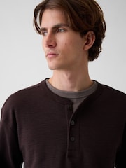 Καφετί - Gap Relaxed Henley T-Shirt - Εικόνα 4 από 5