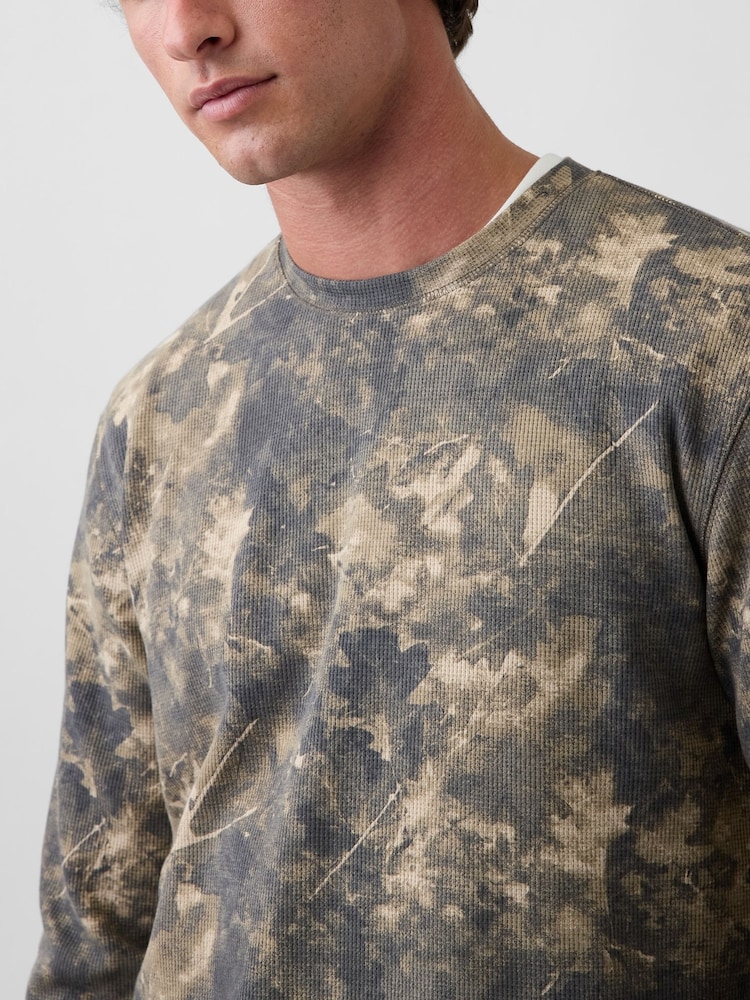 Camo vert - Gap Relaxed Waffle Knit Long Sleeve T-Shirt - Image 4 de 4