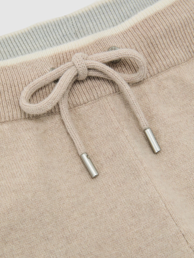 Reiss Oatmeal Normandy Merino Wool-Blend Cuffed Joggers - Image 6 of 6 Reiss Oatmeal Normandy Merino Wool-Blend Cuffed Joggers - Image 6 of 6