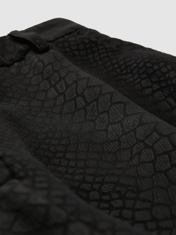 Reiss Black Aries Jacquard Deep-Pleat Barrel-Leg Trousers - Image 6 of 6 Reiss Black Aries Jacquard Deep-Pleat Barrel-Leg Trousers - Image 6 of 6