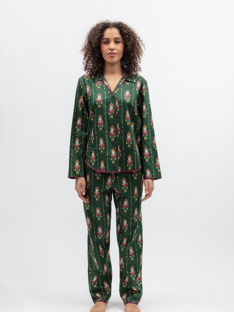Grön nötknäppare - Cyberjammies Mönstrad Pyjamas Set - Bild 2 av 4