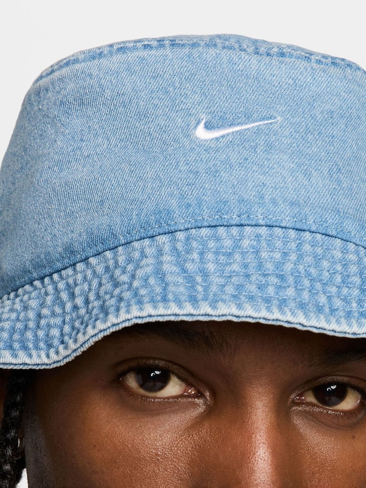 Nike Blue Denim Apex Denim 100% Cotton Bucket Hat - Image 4 of 4