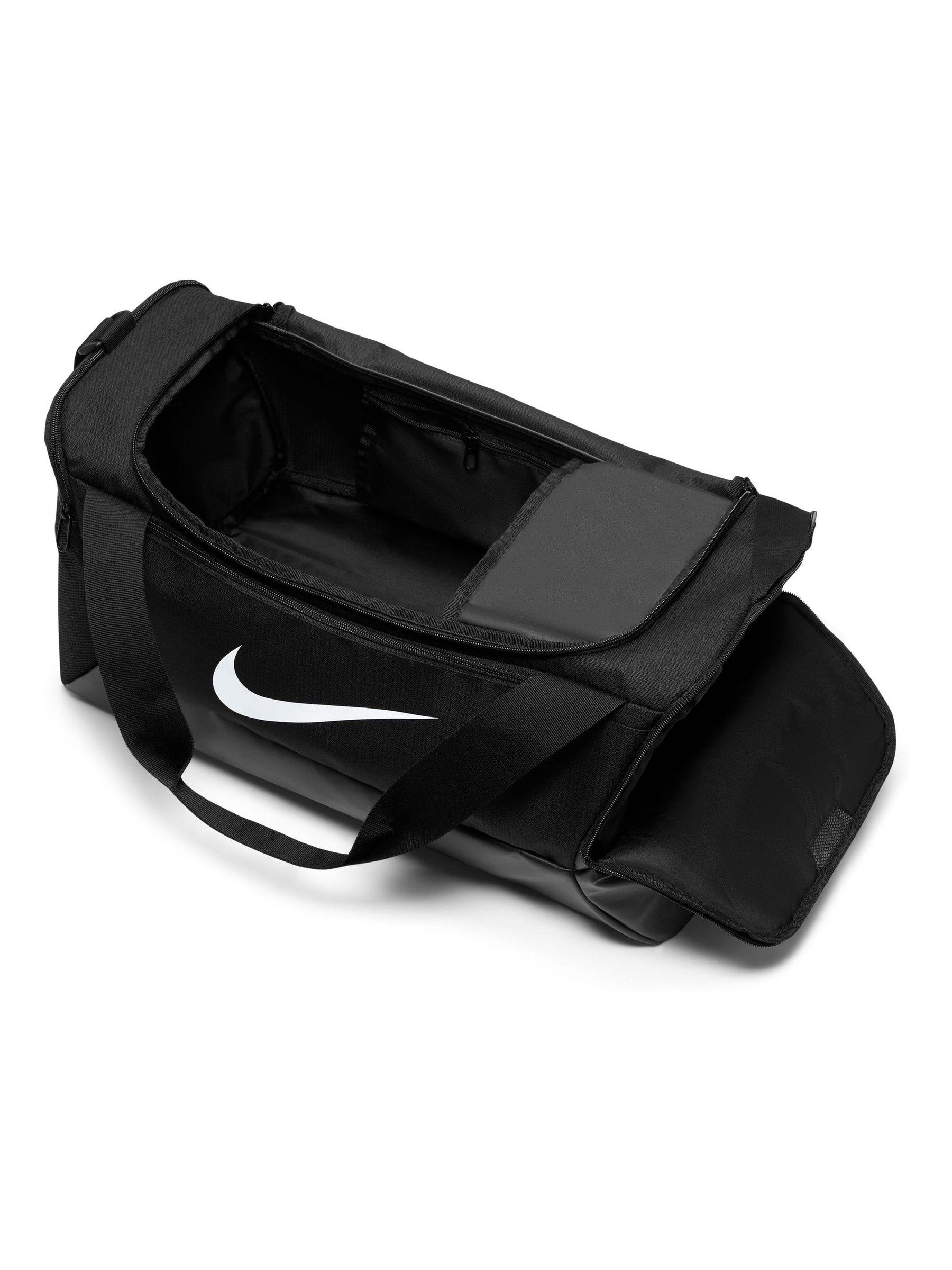 nike training brasilia 9.0 holdall bag in black