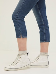 FatFace Blue Sway Capri Jeans - Image 4 of 6