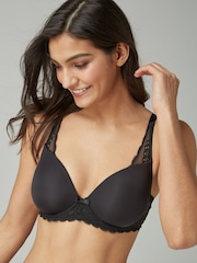 Triumph® Amourette Spotlight Bra - Image 1 of 3
