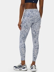 Blue Lynx Print - Leggings para entrenamiento intenso de Sweaty Betty - Imagen 2 de 6