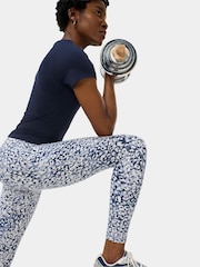 Blue Lynx Print - Leggings para entrenamiento intenso de Sweaty Betty - Imagen 5 de 6