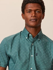 Green Geometric Easy Iron Button Down Short Sleeve Oxford Shirt - Image 4 of 7