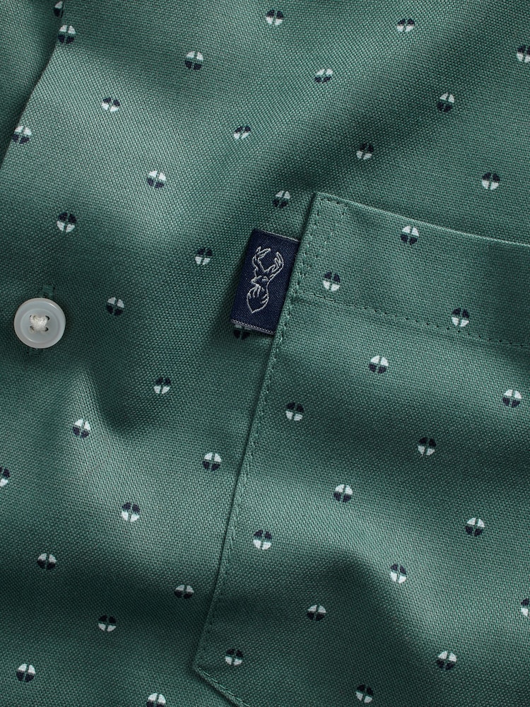 Green Geometric Easy Iron Button Down Short Sleeve Oxford Shirt - Image 7 of 7 Green Geometric Easy Iron Button Down Short Sleeve Oxford Shirt - Image 7 of 7