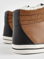Schwarz - Warm gefütterte Stiefel mit Klettverschluss - Bild 7 von 9