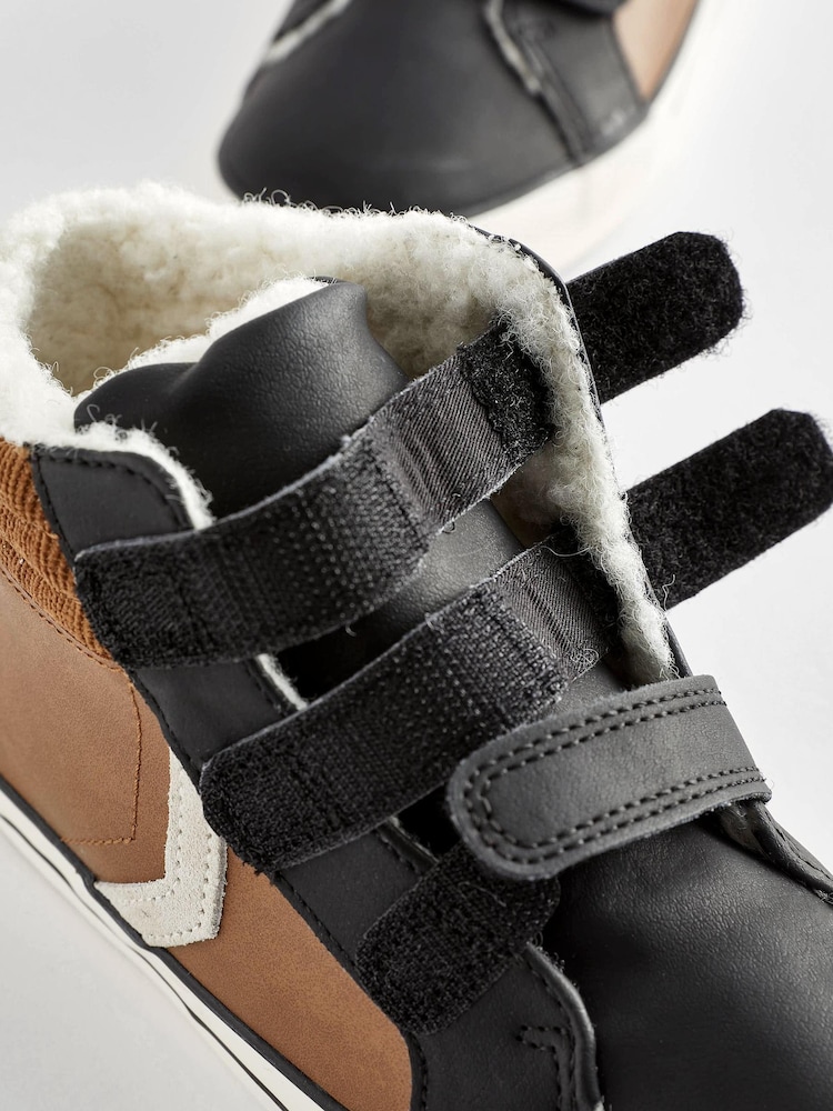 Schwarz - Warm gefütterte Stiefel mit Klettverschluss - Bild 9 von 9