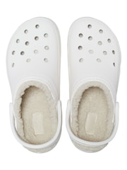 Białe chodaki Crocs Classic na platformie z puszystą wyściółką - Image 10 of 11