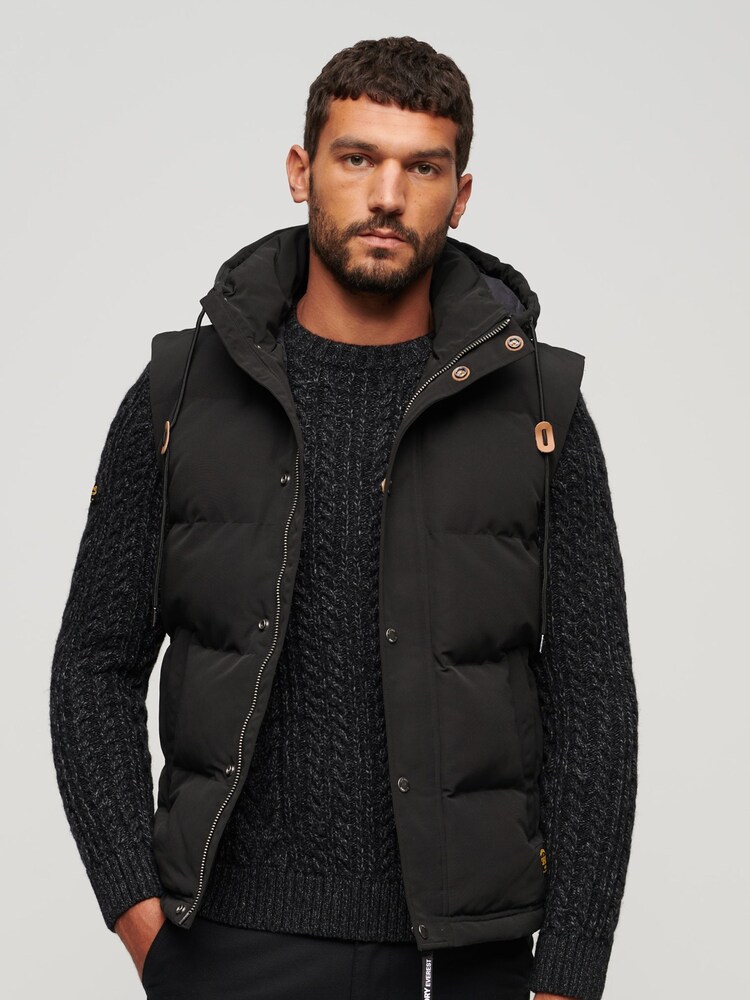 črna - puhast brezrokavnik s kapuco Superdry Everest - Slika 1 iz 7