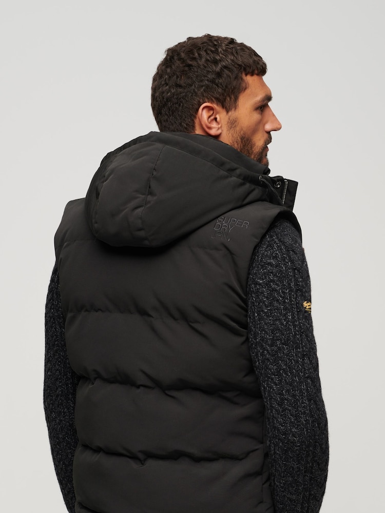 črna - puhast brezrokavnik s kapuco Superdry Everest - Slika 2 iz 7