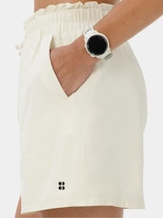Sweaty Betty Seersucker-Textur Shorts - Bild 4 von 6