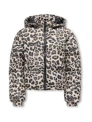 Chaqueta acolchada con capucha, cremallera y estampado de leopardo de ONLY KIDS - Imagen 4 de 5