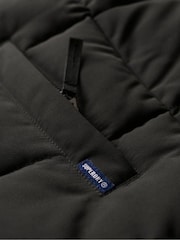 Черный - Дутый жилет из искусственного меха Superdry Everest 100 - Image 6 of 6