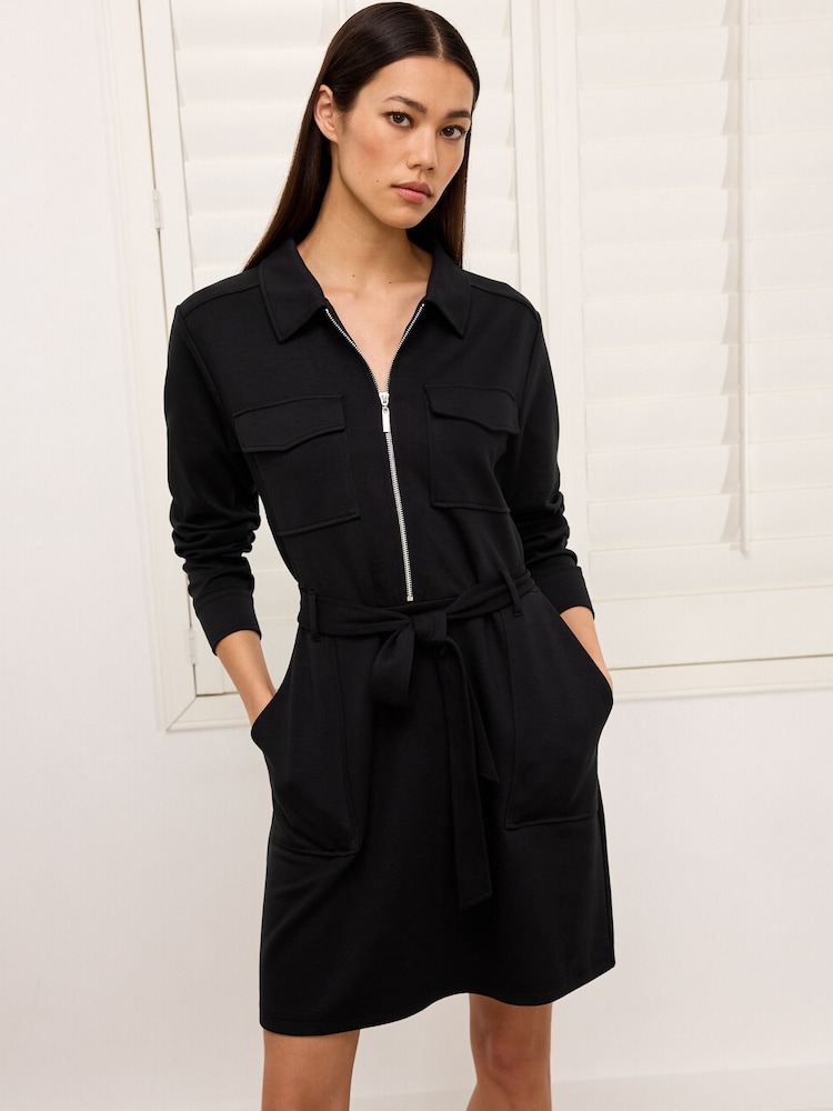 Schwarz - Weiches, anschmiegsames Mini kleid mit langärmelig Ärmeln mit Gürtel - Bild 1 von 6 Schwarz - Weiches, anschmiegsames Mini kleid mit langärmelig Ärmeln mit Gürtel - Bild 1 von 6