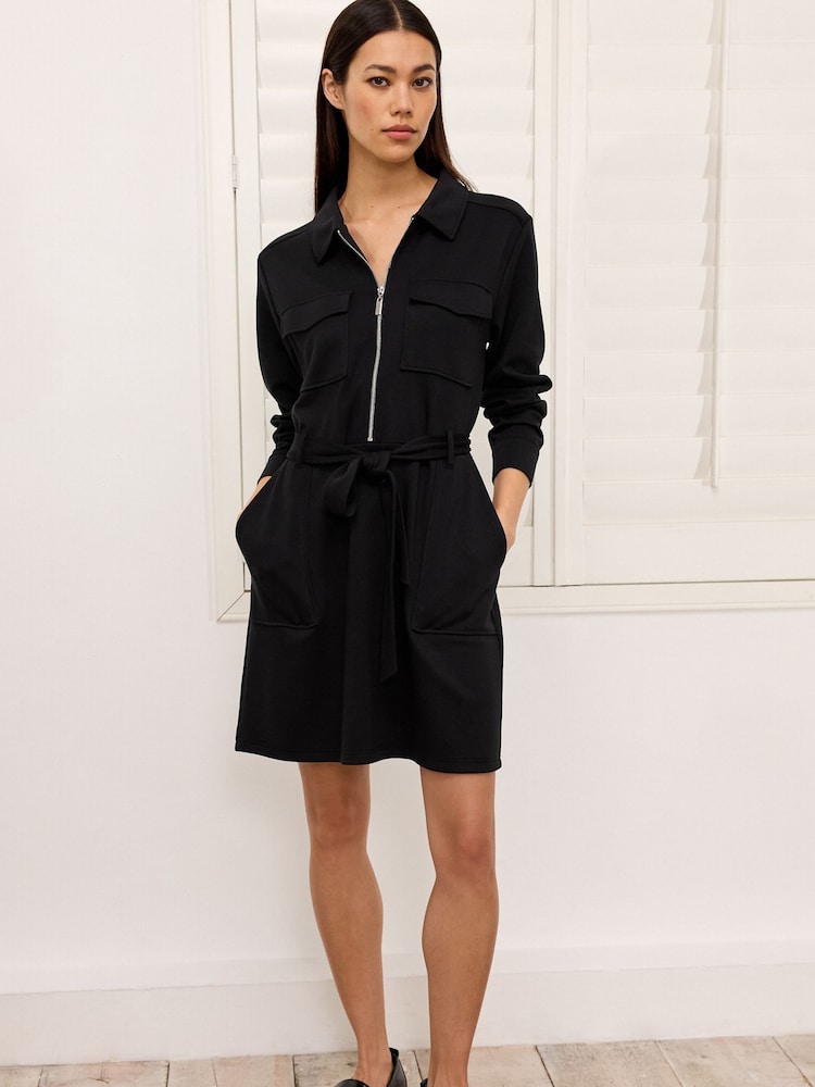 Schwarz - Weiches, anschmiegsames Mini kleid mit langärmelig Ärmeln mit Gürtel - Bild 2 von 6