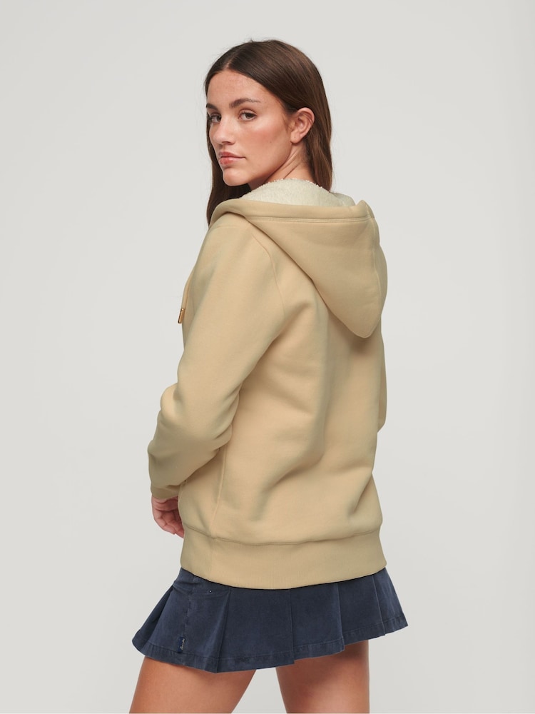 سترة هودي مبطنة فرو صناعي بسحاب Essential من Superdry - Image 2 of 5 سترة هودي مبطنة فرو صناعي بسحاب Essential من Superdry - Image 2 of 5