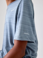 Dimno siva - Trening majica Nike Dri-FIT Miler - Slika 4 iz 8