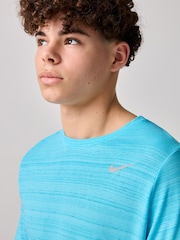 Baltsko modra - Trening majica Nike Dri-FIT Miler - Slika 6 iz 8
