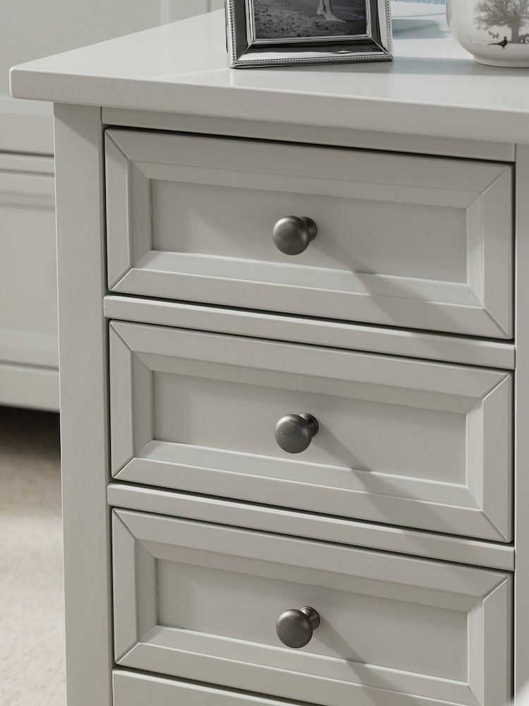 Julian Bowen Dove Grey Maine 3 Drawer Bedside Table - Image 2 of 5
