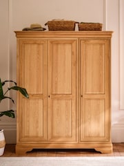 Willis & Gambier Oak Bordeaux 3 Door Wardrobe - Image 1 of 14