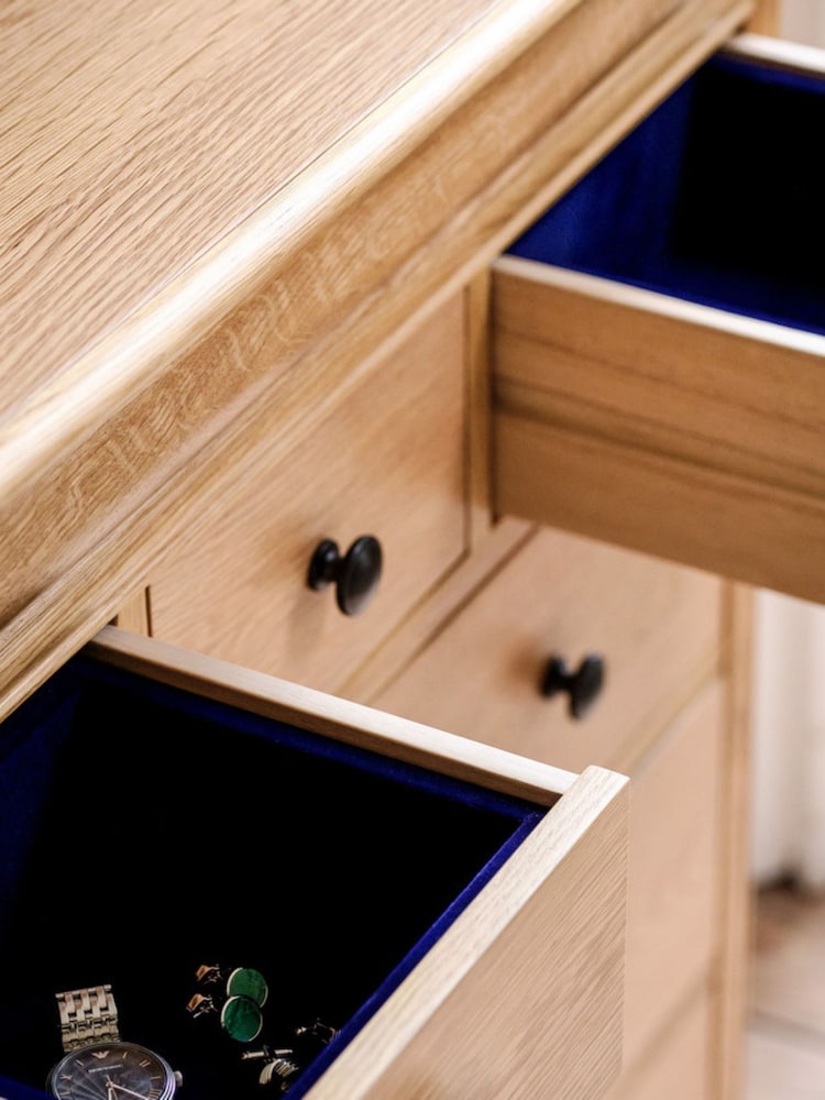 Willis & Gambier Oak Bordeaux Tall 7 Drawer Chest - Image 2 of 12 Willis & Gambier Oak Bordeaux Tall 7 Drawer Chest - Image 2 of 12