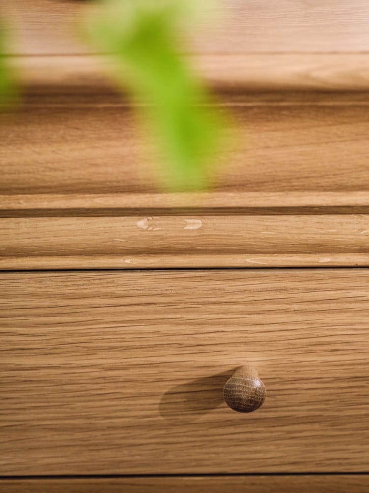Willis & Gambier Oak Bordeaux Tall 3 Drawer Chest - Image 2 of 11