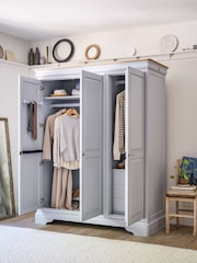 Willis & Gambier Dove Grey Chantilly 3 Door Wardrobe - Image 2 of 14