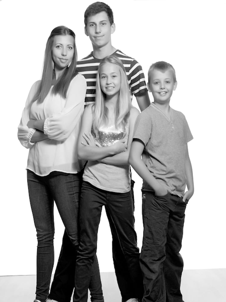 AS Family Portrait Gift Experience - Image 3 of 3