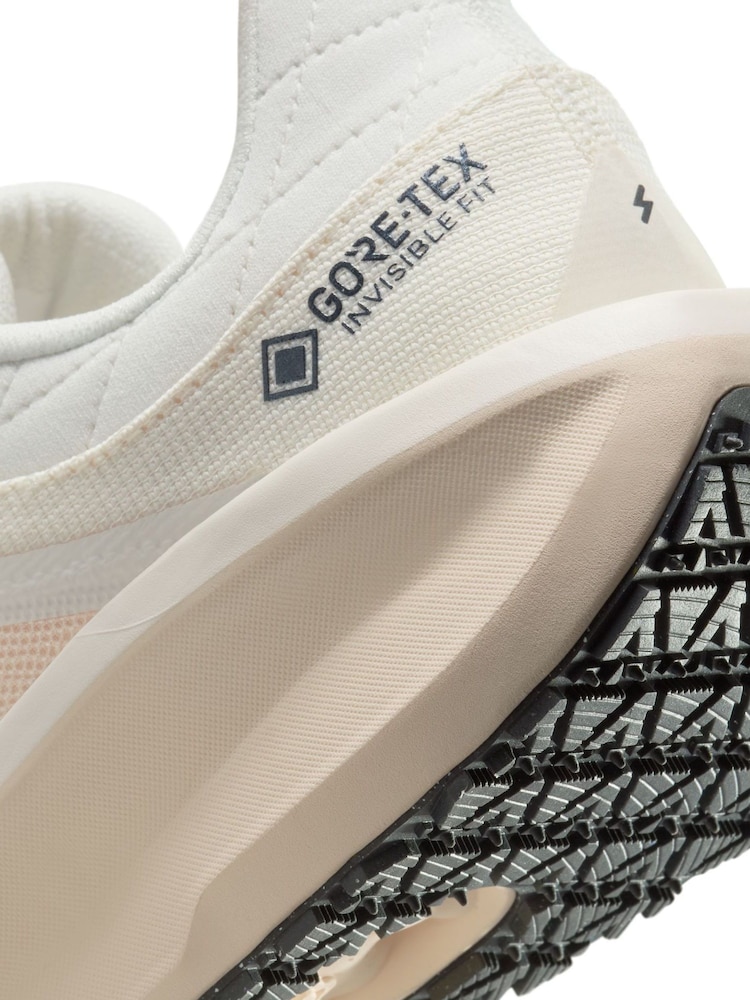 Nike Nude Winflo 11 GORETEX Weatherized Road Running Trainers - Image 8 of 10