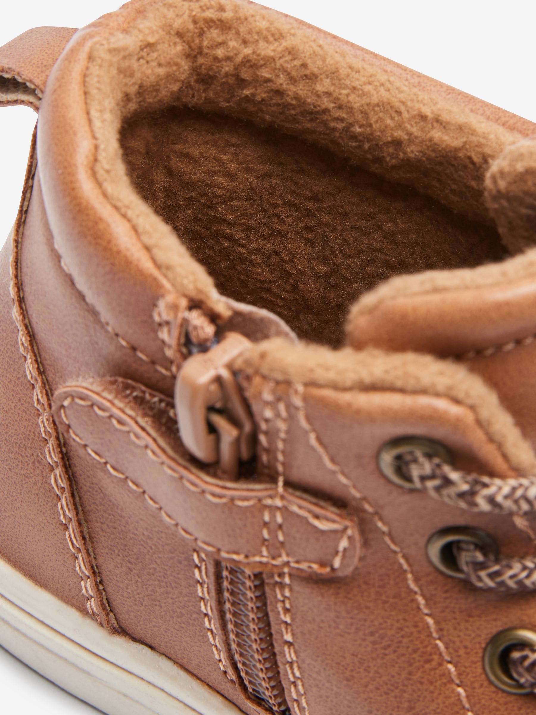 Tan Brown Standard Fit F Warm Lined Chukka Boots