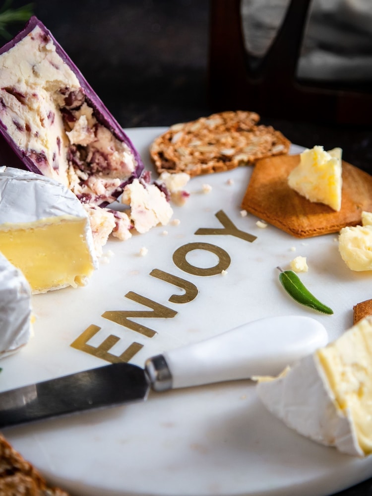 Artesa White Round Marble Cheese Board - Image 1 of 5