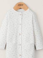 Mono blanco con estampado de nubes y botones de algodón 100% de Mamas & Papas - Imagen 4 de 4