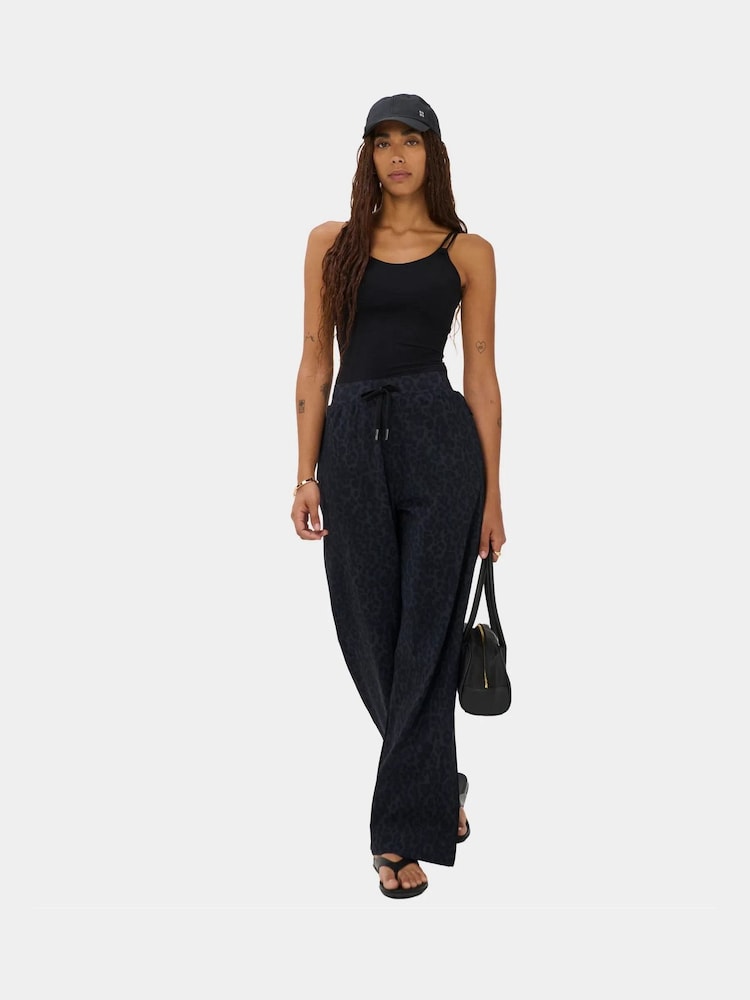 Sweaty Betty Black Explorer Wide Leg Trousers - Image 2 of 6 Sweaty Betty Black Explorer Wide Leg Trousers - Image 2 of 6