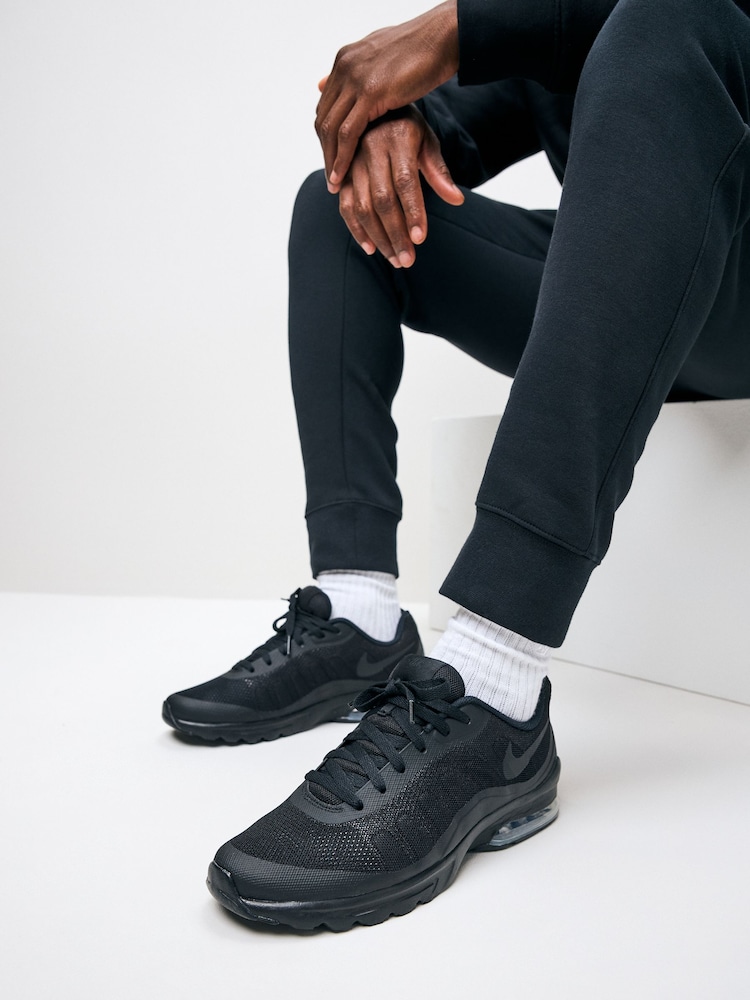Nike Black Air Max Invigor Trainers - Image 2 of 8